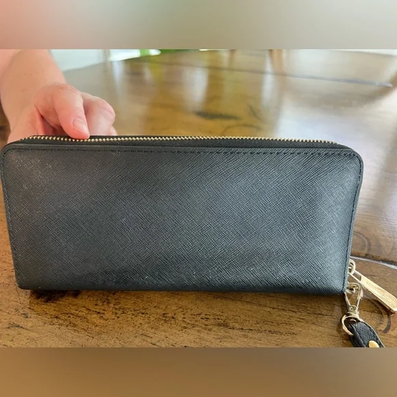 Michael Kors wristlet - Picture 7 of 9